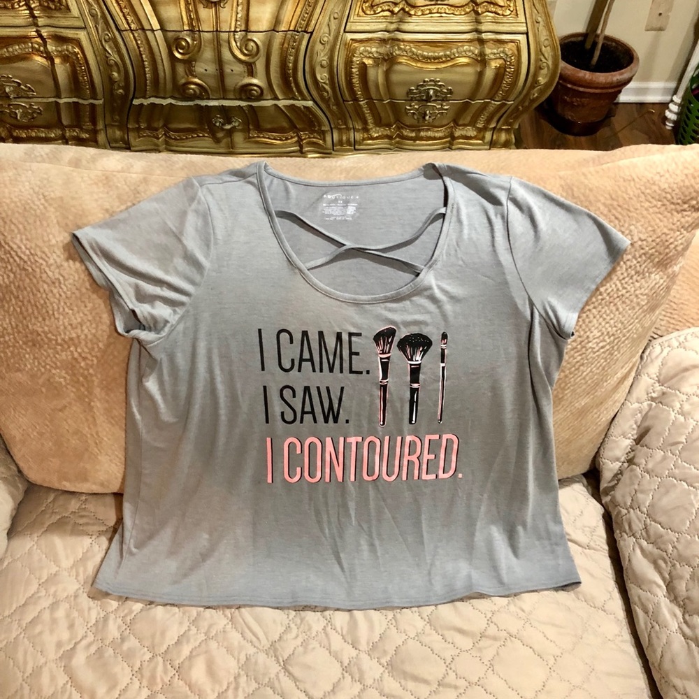 Boutique New Gray Top w/Front Designing